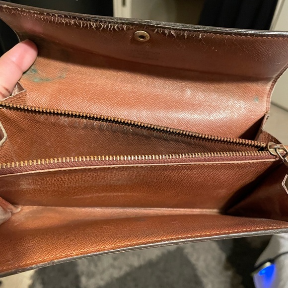 Authentic vintage Louis Vuitton Wallet - Picture 4 of 10